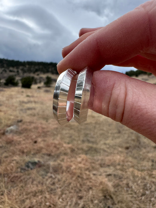 Arête Wide Hoop Earrings | Silver